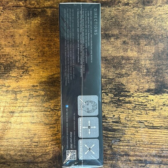 Beauty ORA | Deluxe Microneedle Dermal Roller System 0.25mm | Silver/Black - Picture 3 of 4